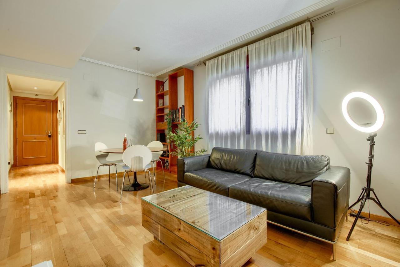 Apartamento En Chamberi Con Piscina - Lovely Apartment In The City Center With Swimming Pool Madrid Exterior foto
